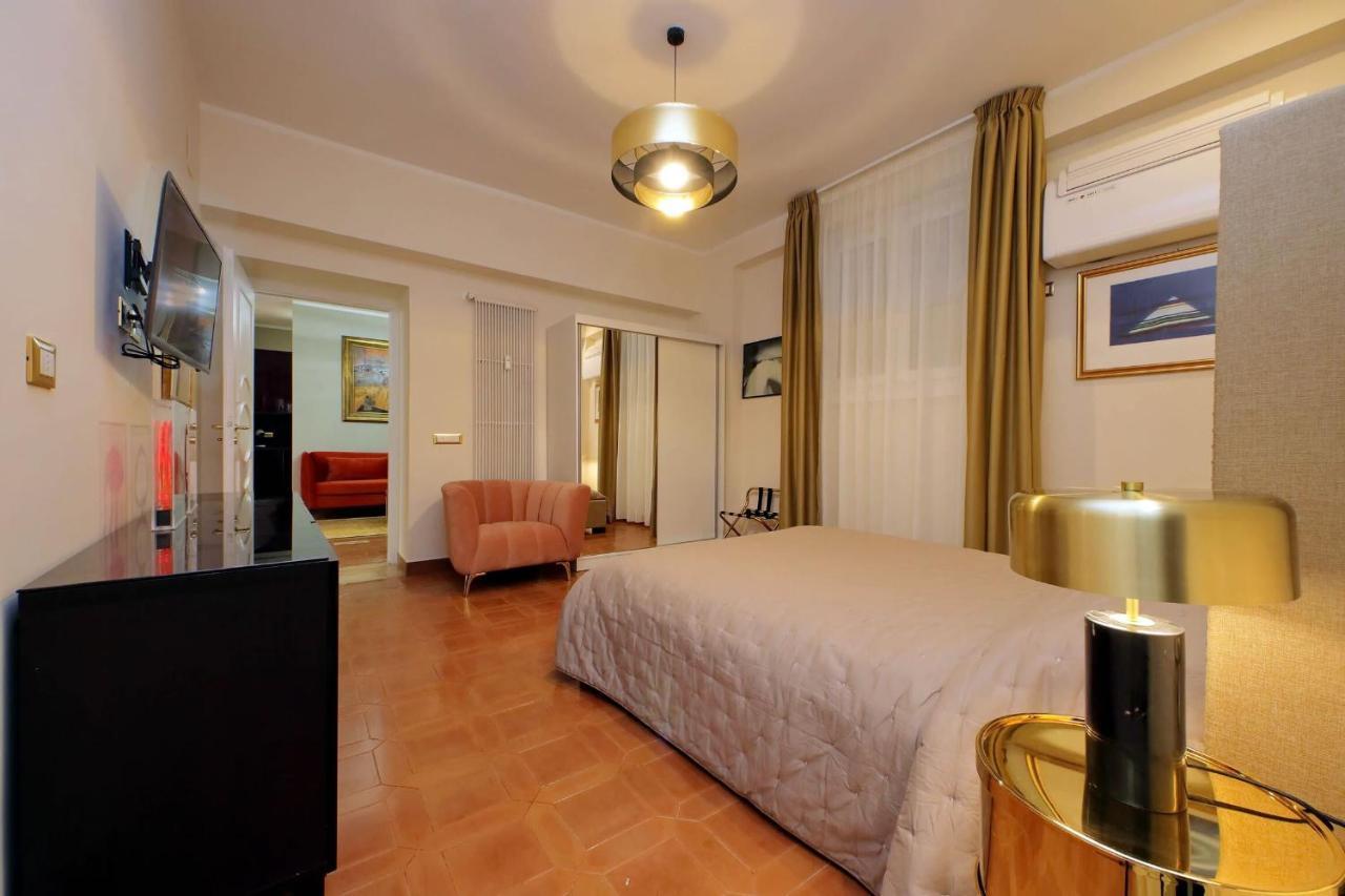 Appartamento Luxury Di San Giacomo Roma Esterno foto